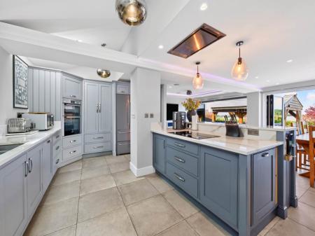 05 - Kitchen with Island