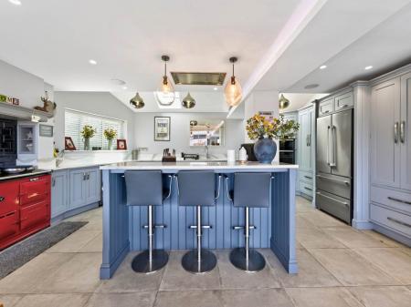 08 - Kitchen Island