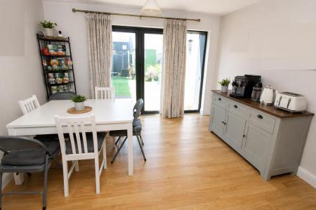 Dining Area.png