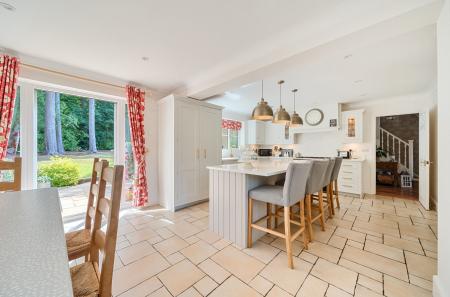 1295334-26-682ced...