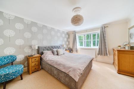 1295334-48-682cee...