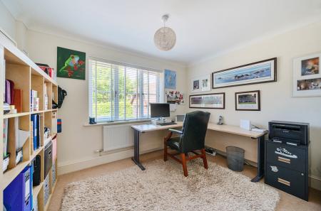 1295334-14-682ced...