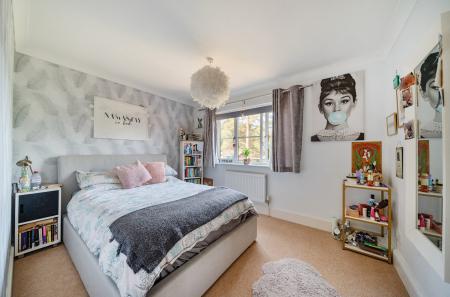 1295334-60-682cee...