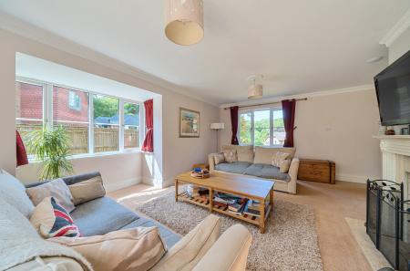 1295334-10-682ced...