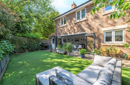 1290541-7-682ad9d...