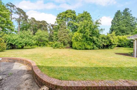 1298614-4-68307b8...