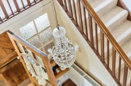 1298008-1-682e311...