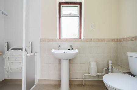 1300549-21-683717...