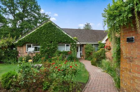 1300549-15-683706...