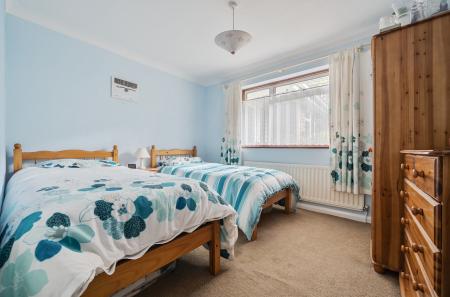 1300549-5-683712a...