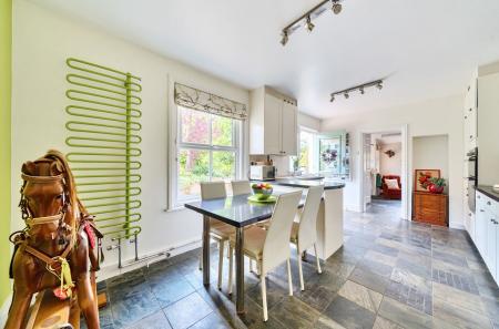 1301629-8-683a04d...