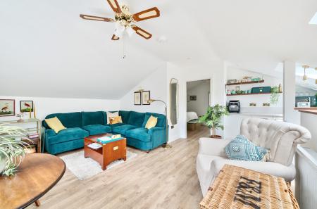 1301629-22-683a05...