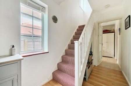 1304471-9-684008e...