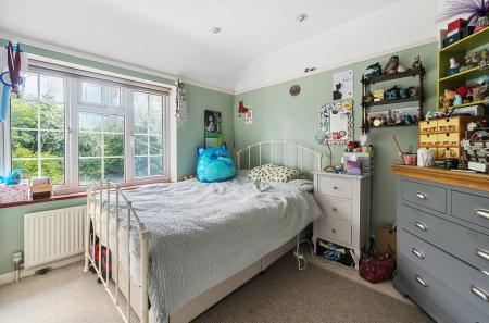 1304471-23-684011...