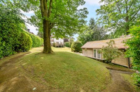 1296068-5-68370b6...