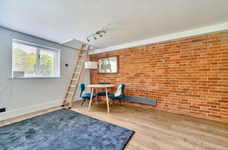 1306748-8-6842c4c...