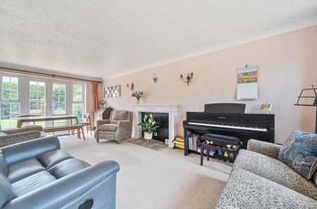 1297131-25-685162...