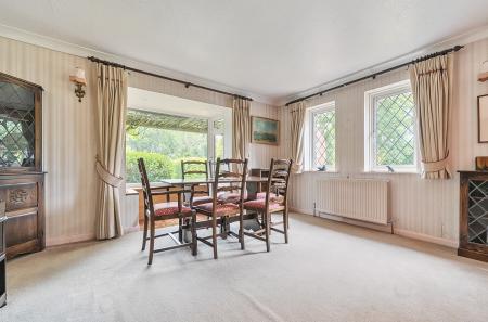 1309972-5-684aaa7...