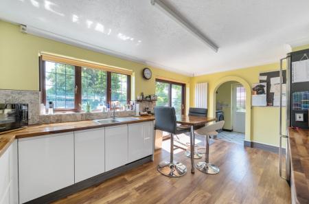 1305381-18-68498f...