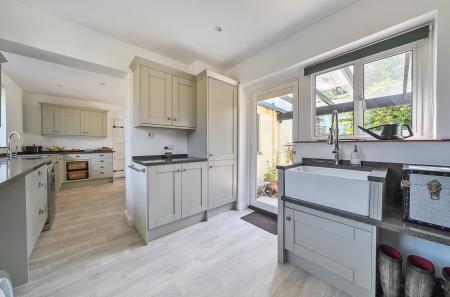 1312051-18-68528b...