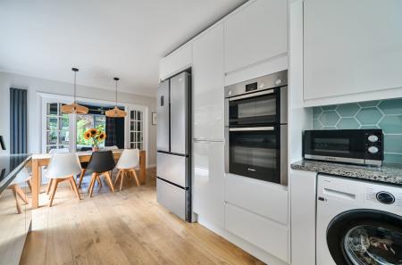 1315534-13-685e94...