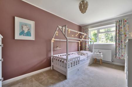 1315534-17-685e95...