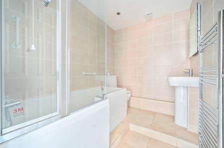 1321749-5-686e458...