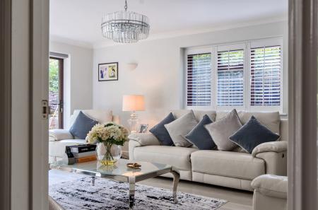 1300097-9-686bead...