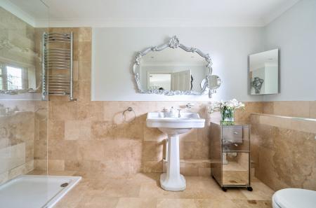 1300097-16-686bec...