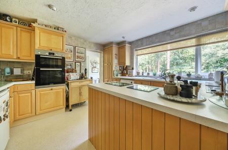 1312587-4-685430d...