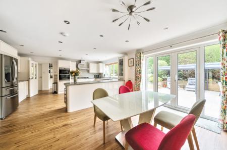 1331533-15-688925...