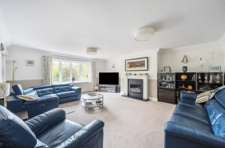 1331533-26-688925...