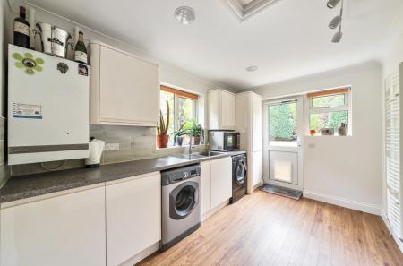 1331533-22-688925...