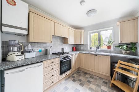 1331533-23-688925...