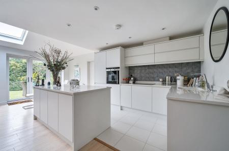 1331143-5-6888e9a...