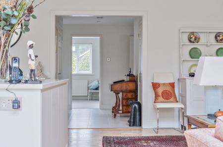 1331143-9-6888e28...