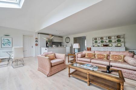 1331143-17-6888e9...