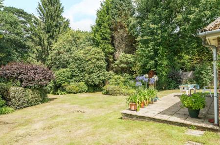 1331711-28-688cc0...