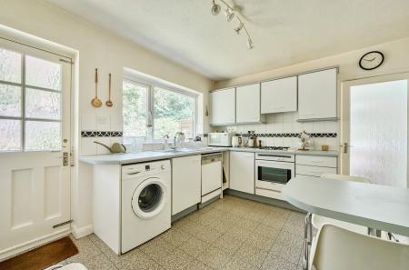 1331711-35-688cc4...