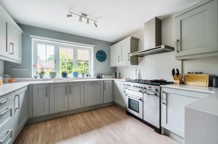 1334950-15-6894ac...