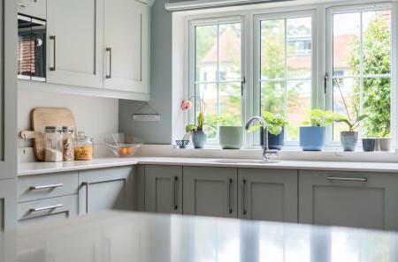 1334950-11-6894aa...