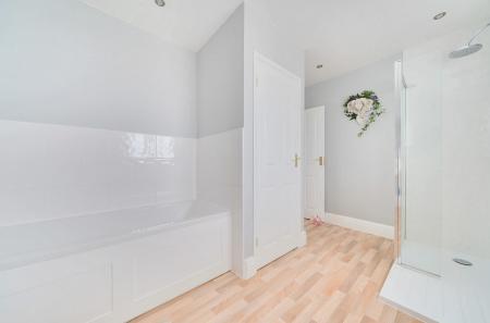 1335299-4-6894fb4...