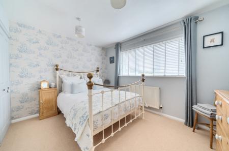 1335299-6-6894fb5...