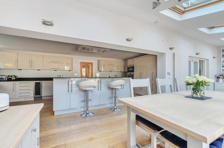 1336934-23-689b56...