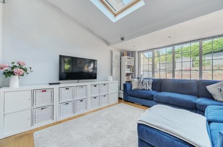 1336934-22-689b56...