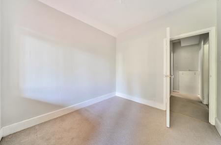 1334632-9-689b072...