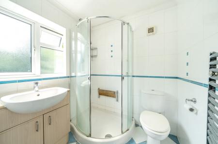 1342534-9-68a4776...