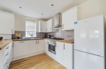 1339561-7-68a4754...