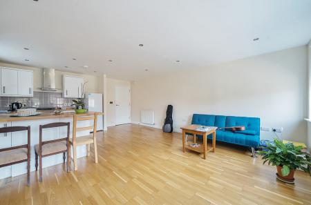 1339561-5-68a4747...