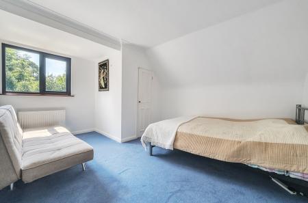 1334867-19-689604...